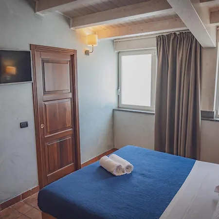 Dimora Storica 4* Capomulini