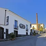 Capomulini Dimora Storica Hotel 3*