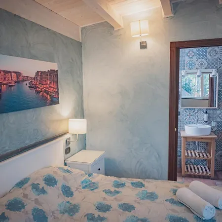 Capomulini Dimora Storica Hotel 3*